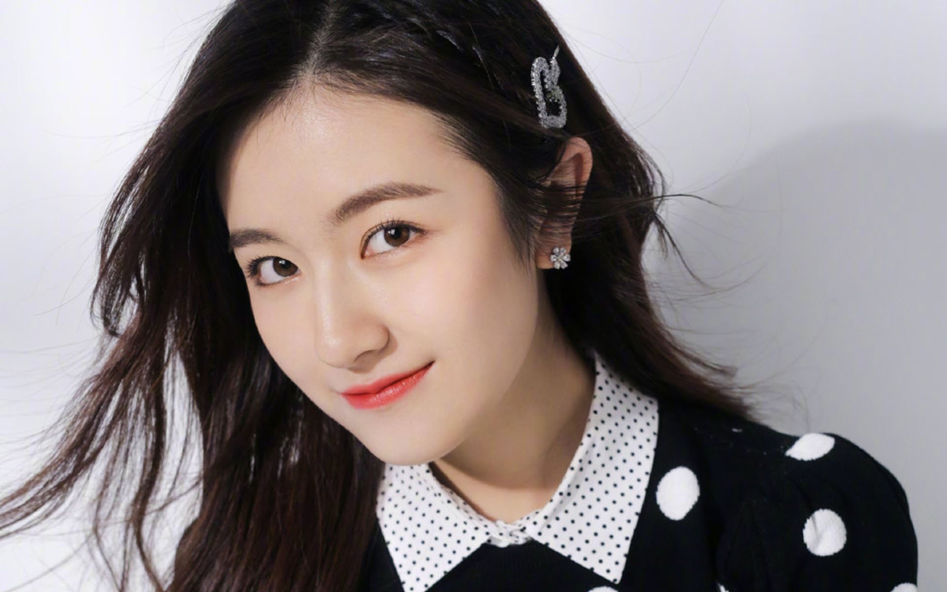 李恩:全黑队中场的“无声指挥官”,默默撑起全队攻防转换