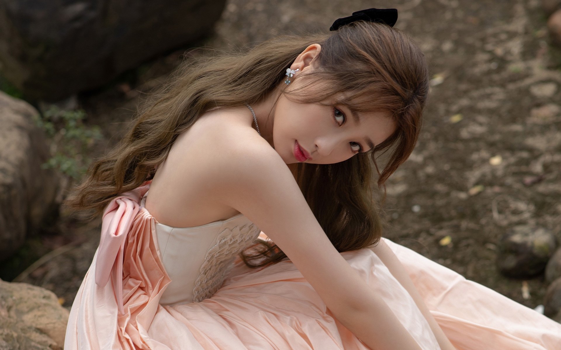 开云体育官网-里奇·麦考的默契配合与防守智慧，确保全黑队稳固的防线，麦奇里湖